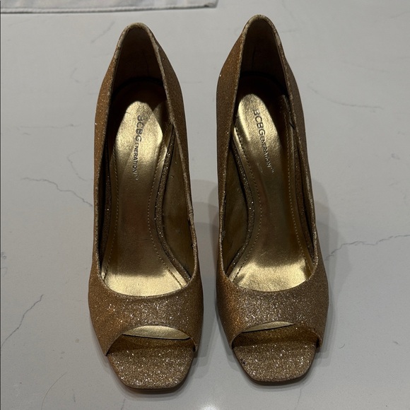 BCBGMaxAzria Glittering Gold Peep Toe Heels size 10. - Picture 1 of 7